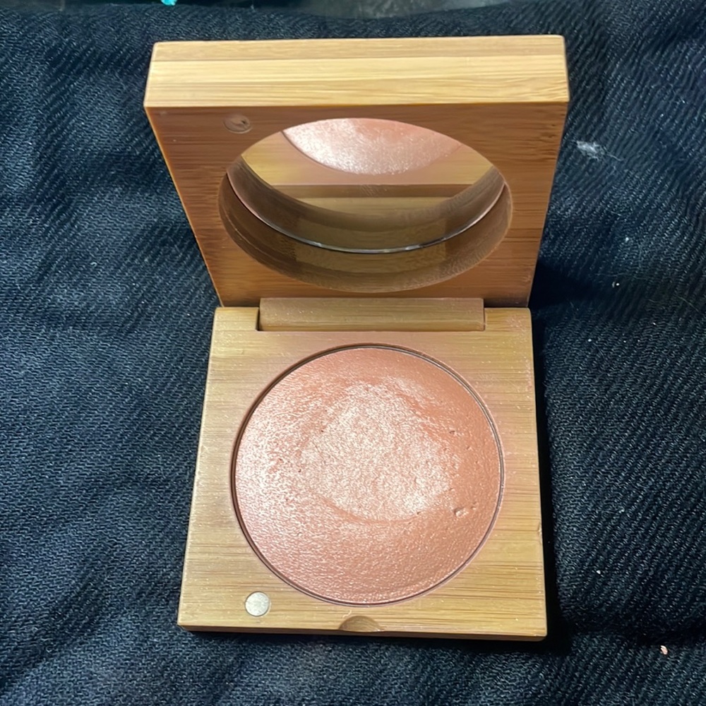 Antonym blush